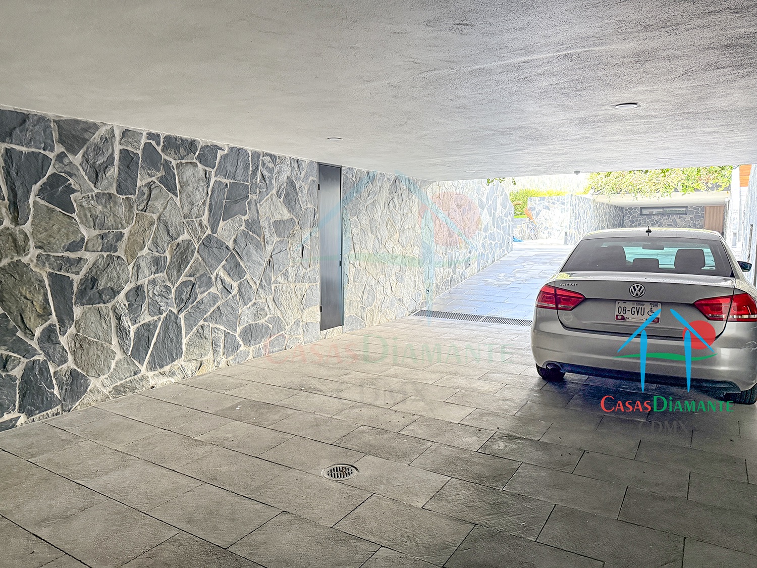 Las Águilas Verdun Casa B - Estacionamiento 4