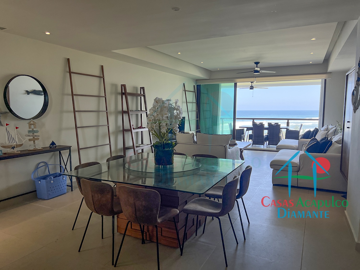 La Isla Bali 705