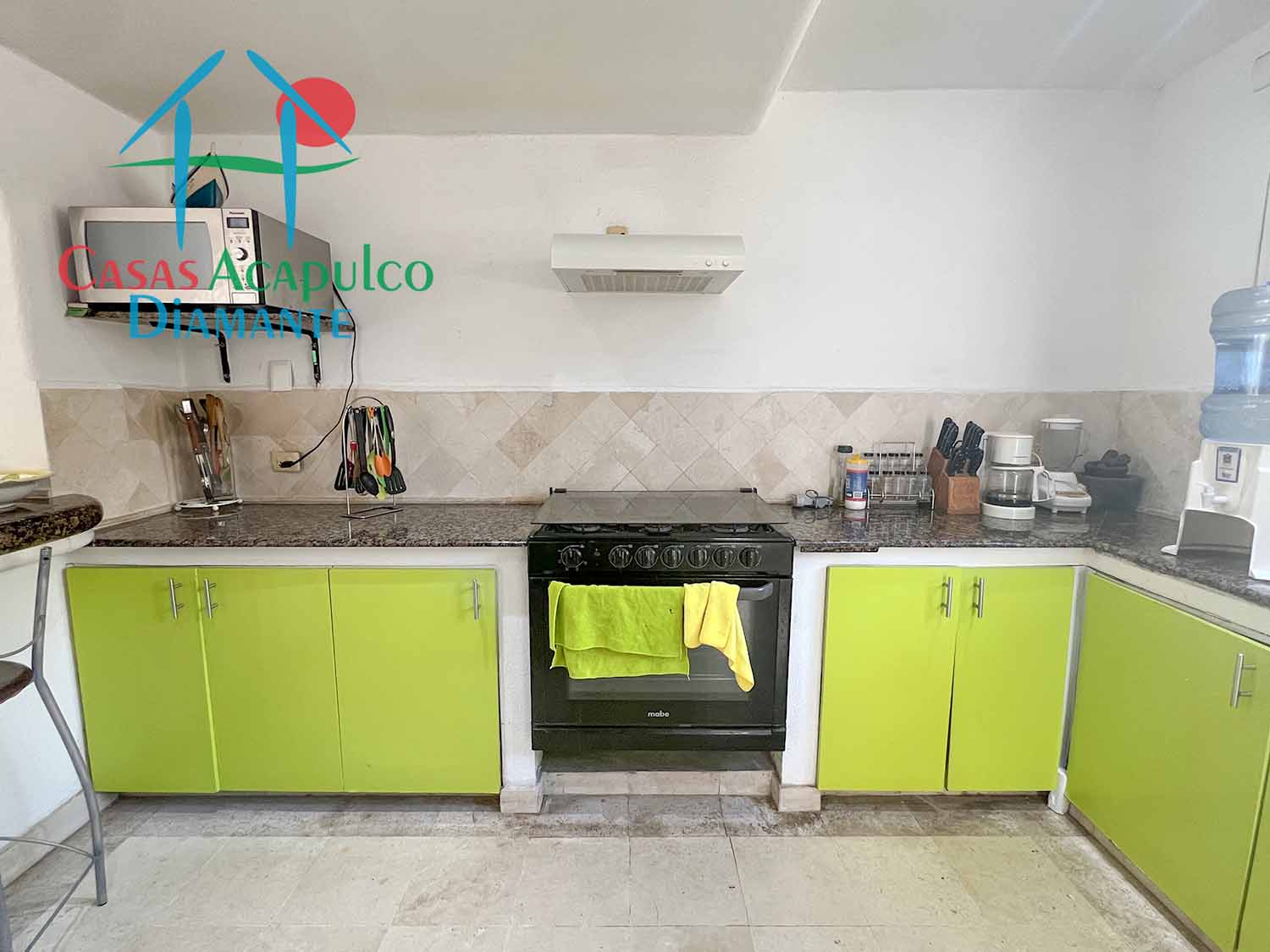 Son Vida Barbados 4 - Cocina 3
