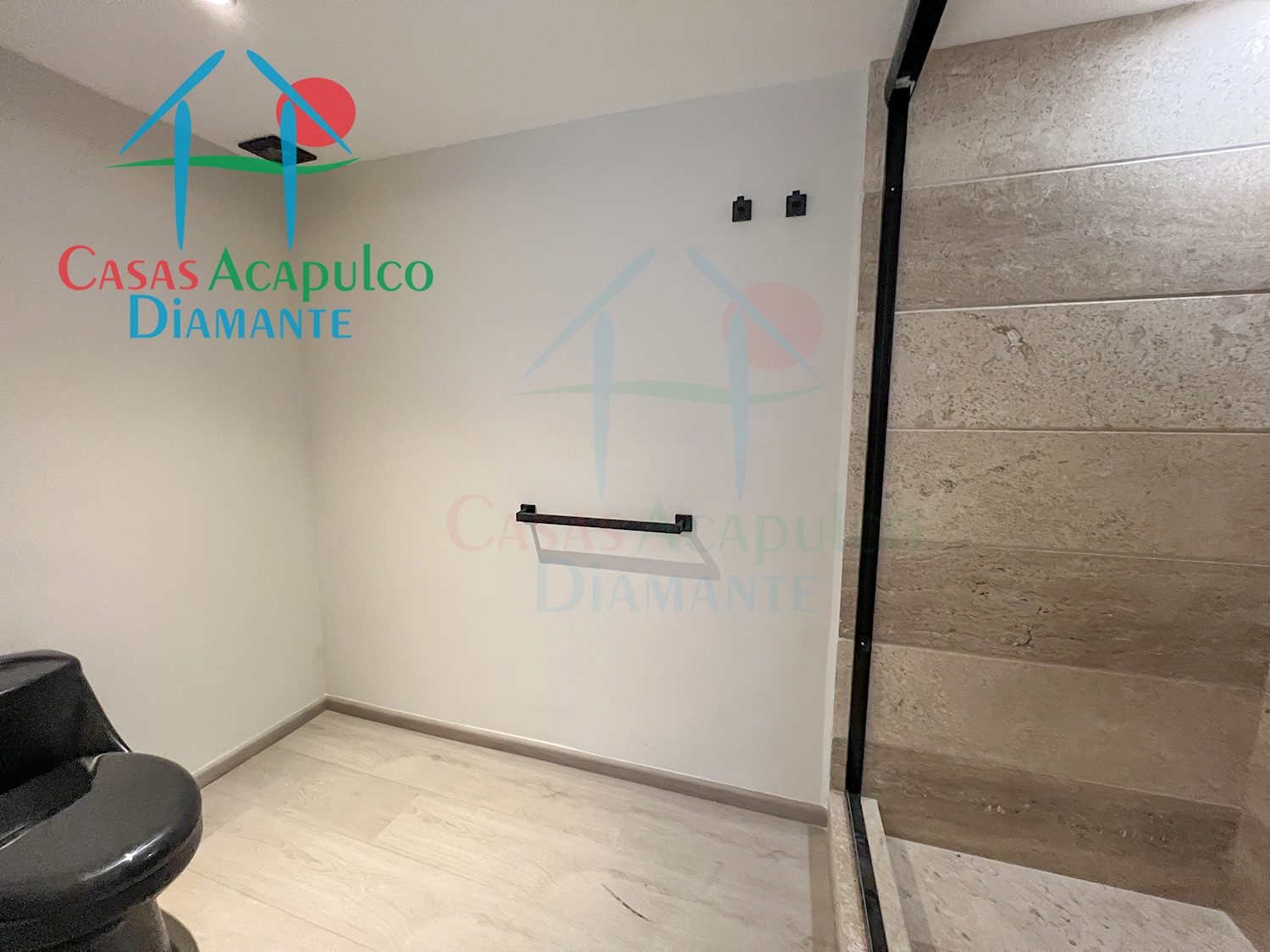 Romano Suites Hab 102-105 - Baño 1