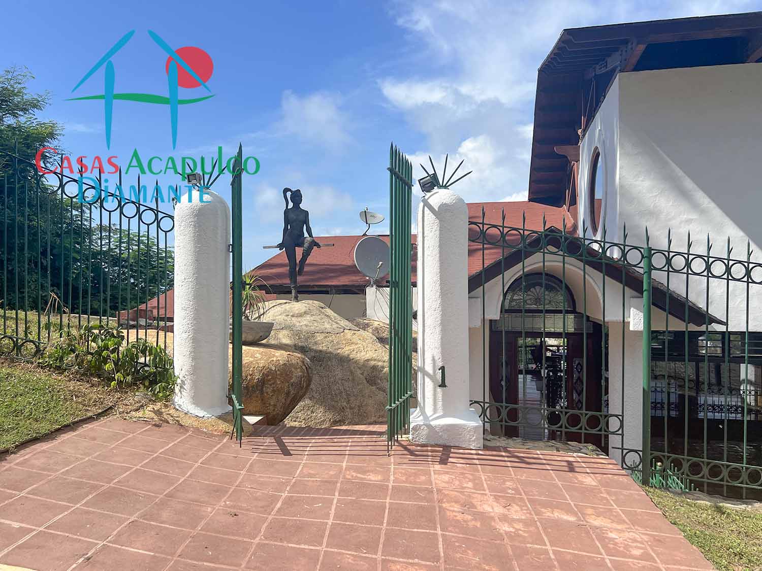 Villa Leonor - Fachada 8