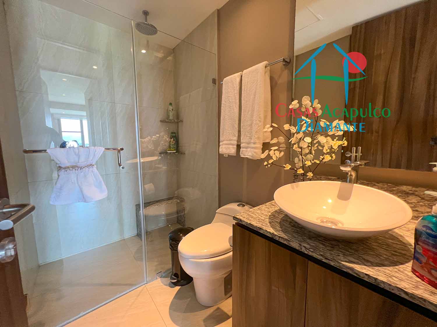 La Isla Emerald H6 - Baño completo 1
