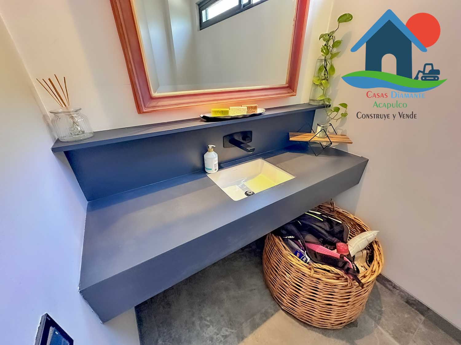 Casa Bruha - Baño de visitas 1