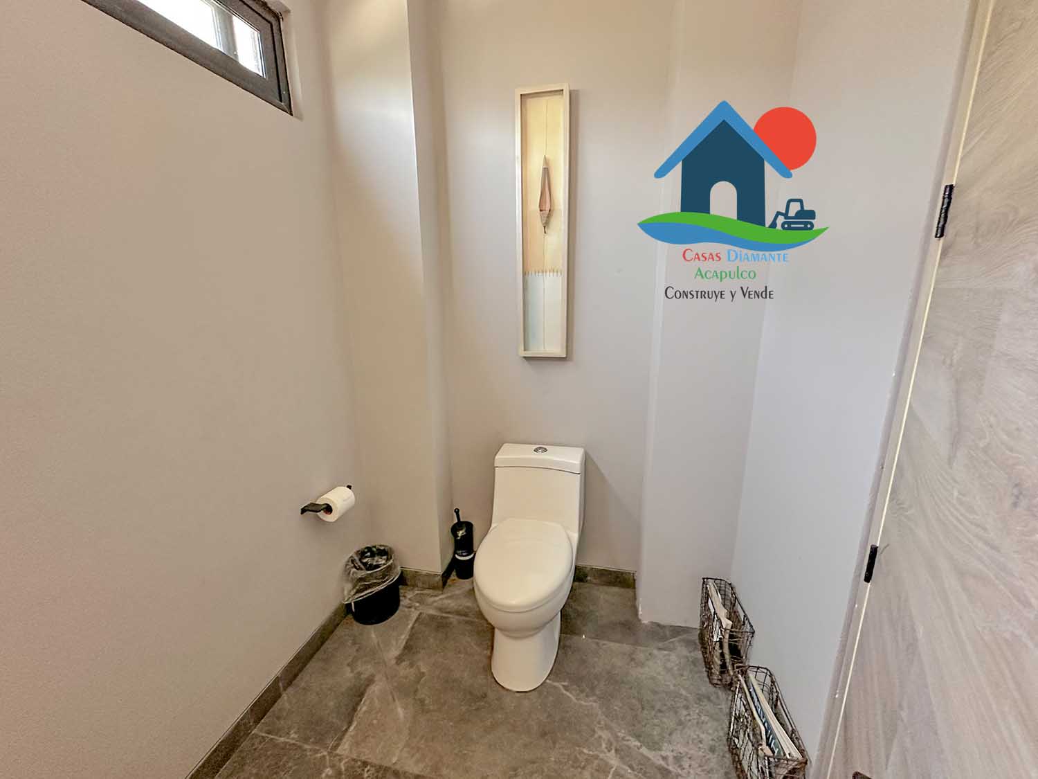 Casa Bruha - Baño de visitas 2
