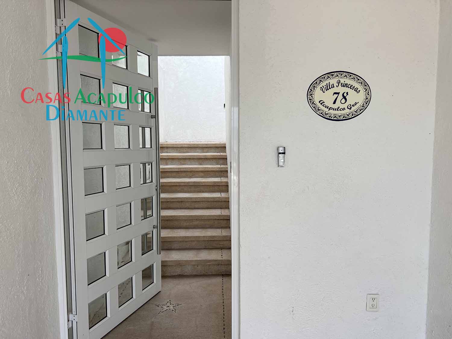 Brisas Diamante villa 78 - Estacionamiento 4