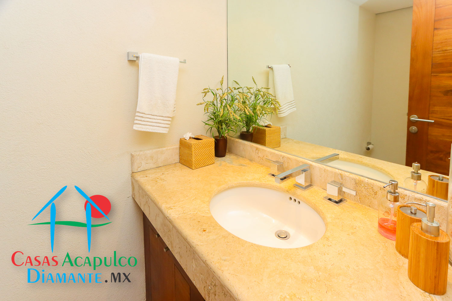 Club Playamar I T6 402 - Baño de visitas 1