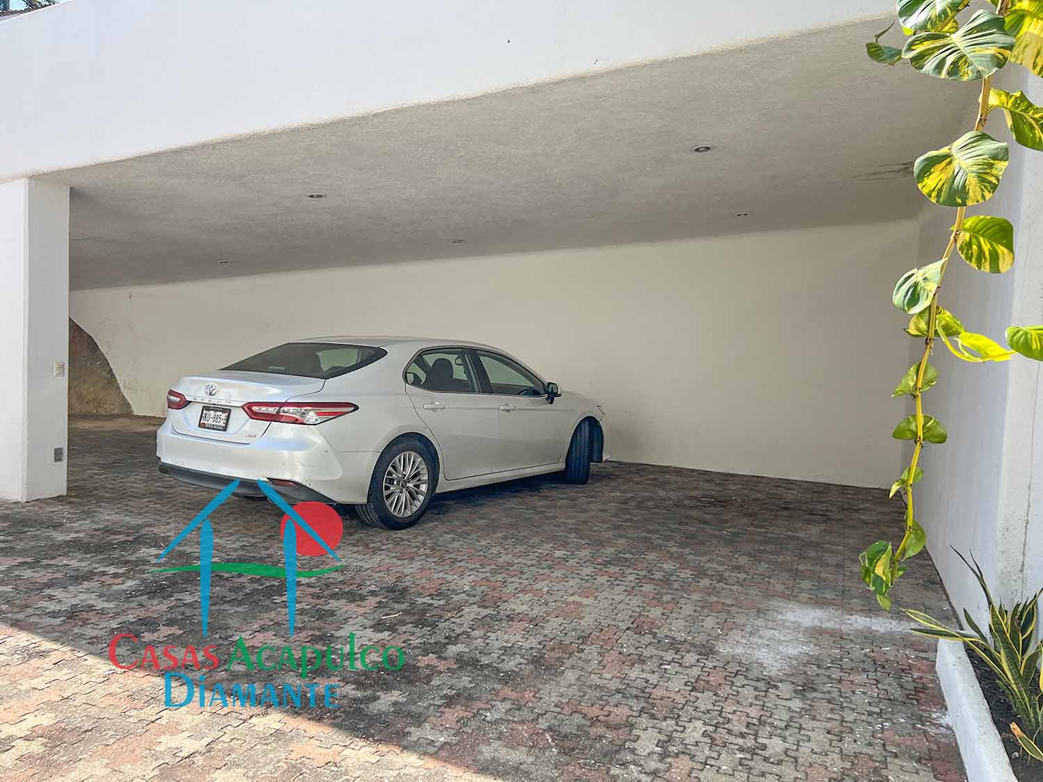 Brisas Guitarrón Cantaritos villa 3 - Estacionamiento 2