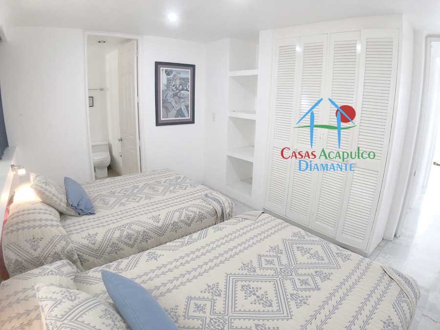 Brisas Diamante T5 168 - Recámara uno 2
