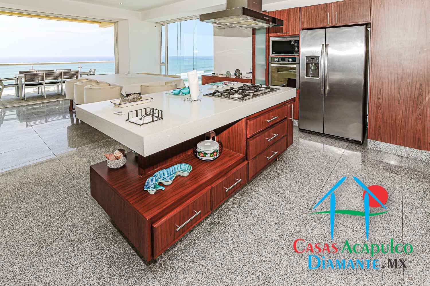 Ocean Front 901 - Cocina 1