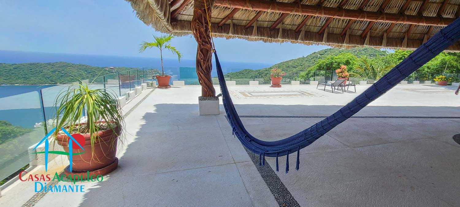 Punta Pichilingue Villa Linda - Roof garden con palapa 2