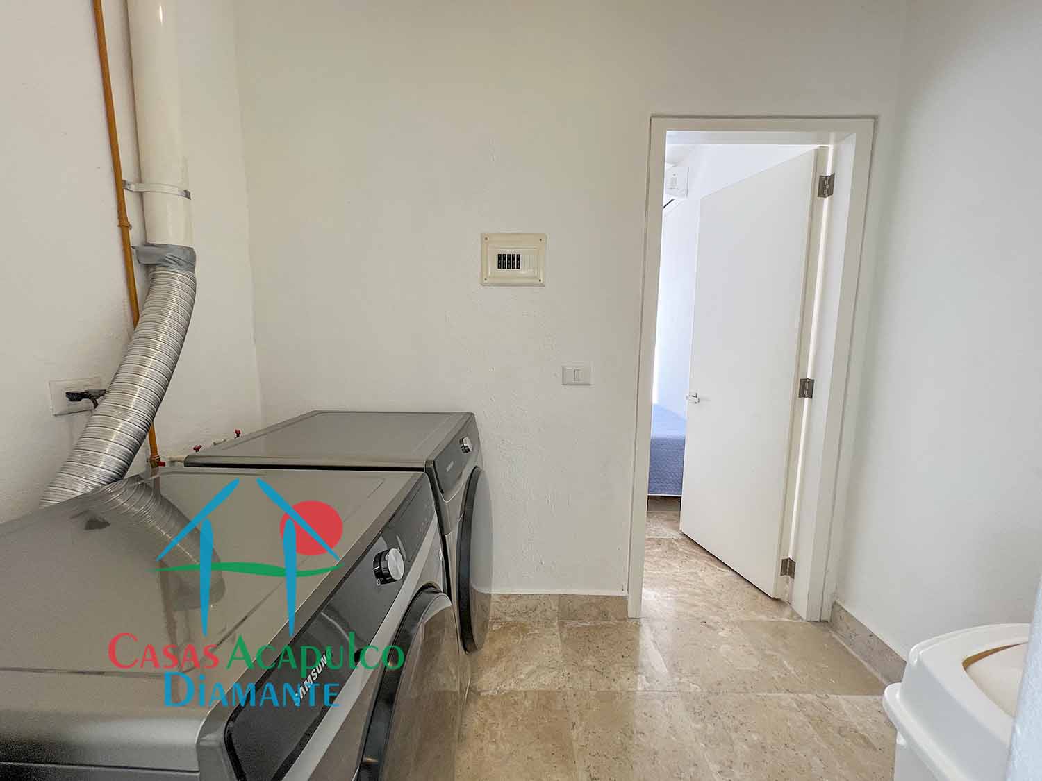 Brisas del Marqués Palmetto 32 - Lavandería 1