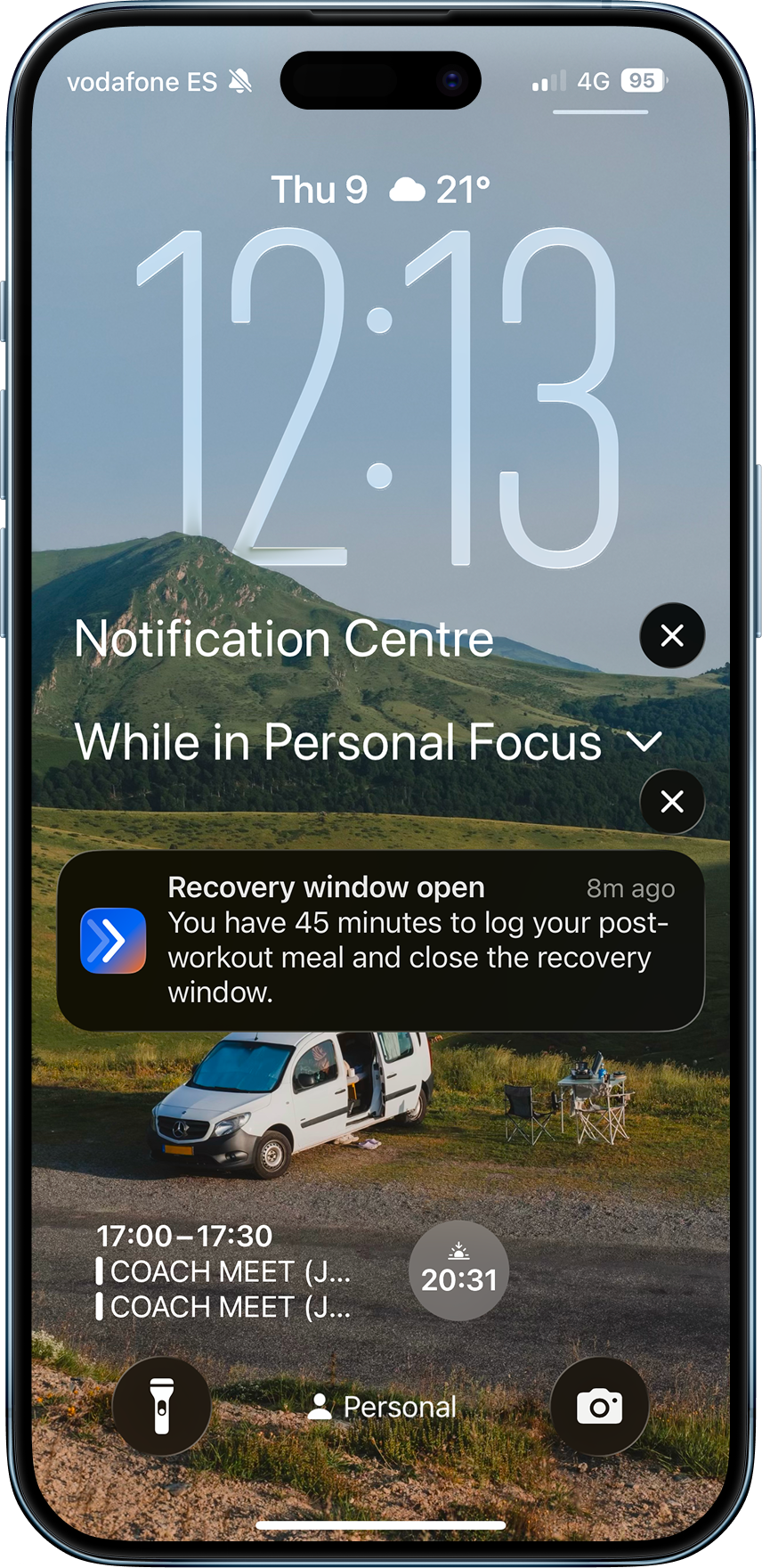 Lock screen notification saying the recovery window is open, with 45 minutes left to log a meal