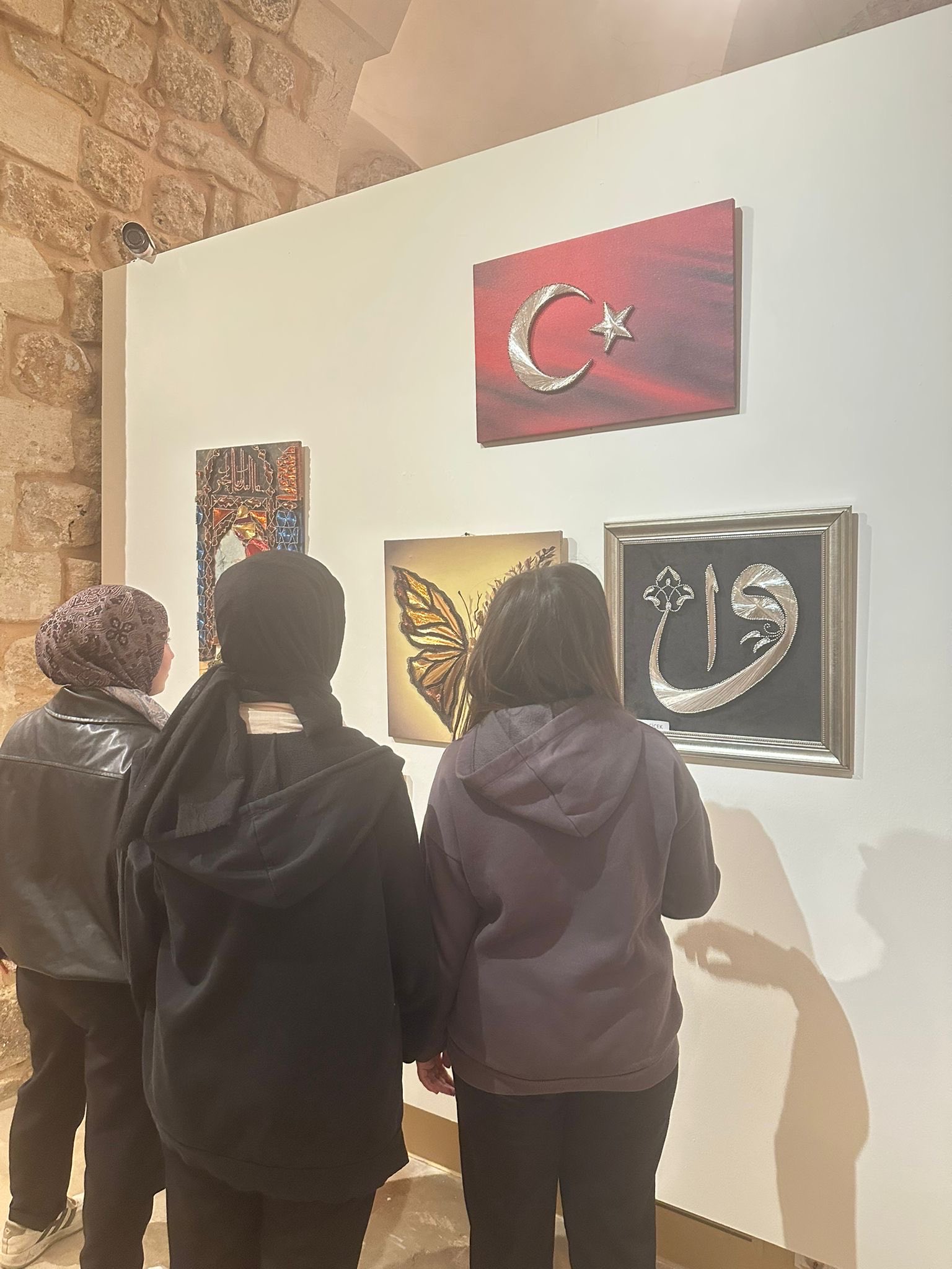 content images%2F1762935122102 mardin cocuk evleri sabanci sergi katilimi