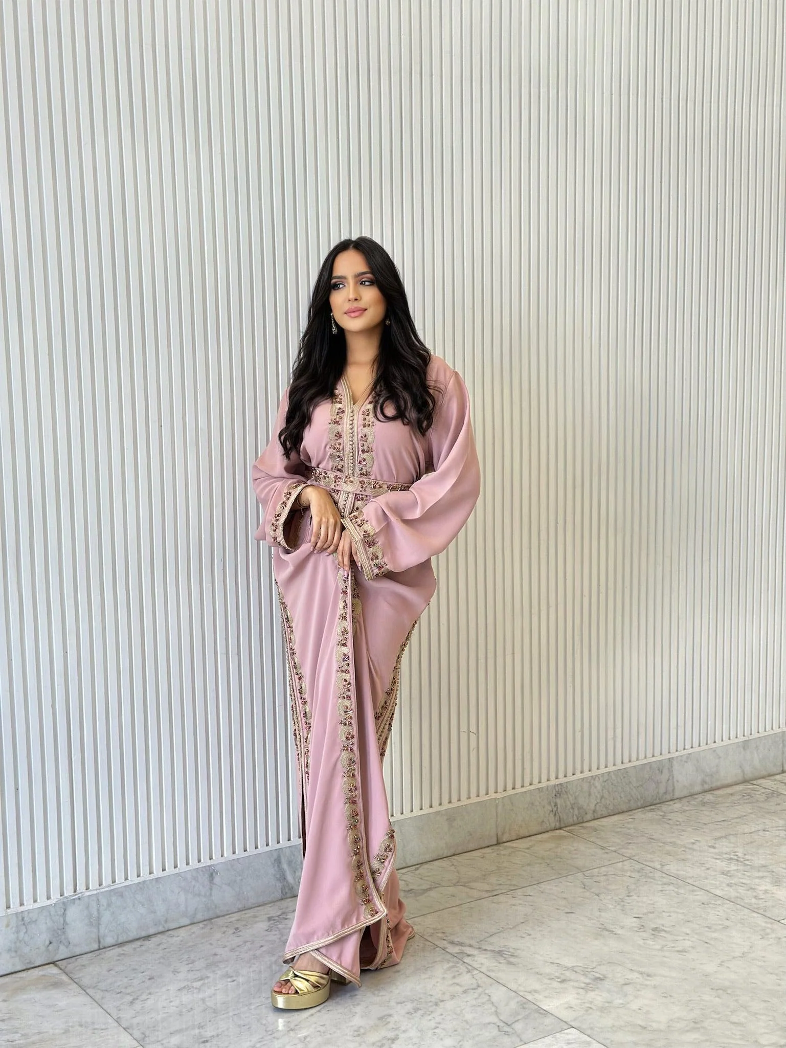 https://firebasestorage.googleapis.com/v0/b/caftan-bb3b5.appspot.com/o/Caftan-Rihana.png?alt=media&token=c579793c-c7e4-4db0-b2e4-7b2e8b69ff4d