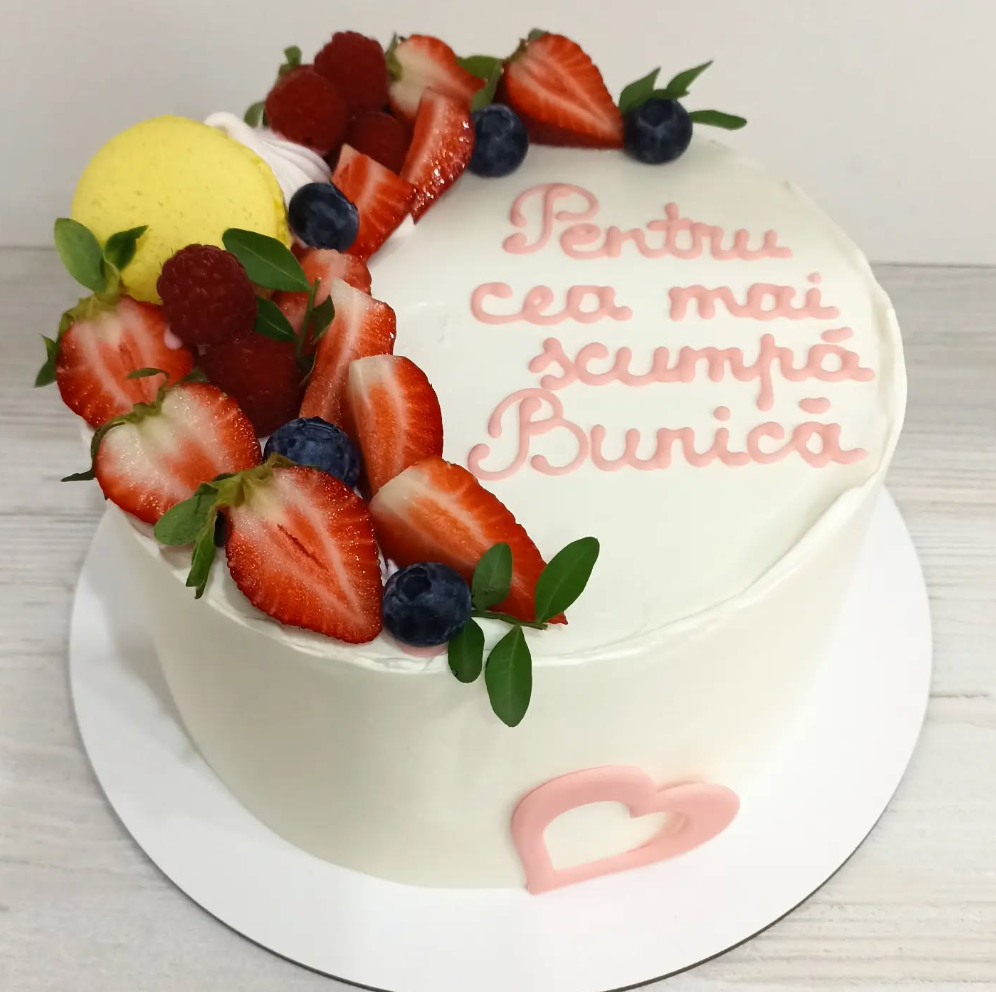 Tort Aniversar pentru Bunica cu Fructe și Mesaj