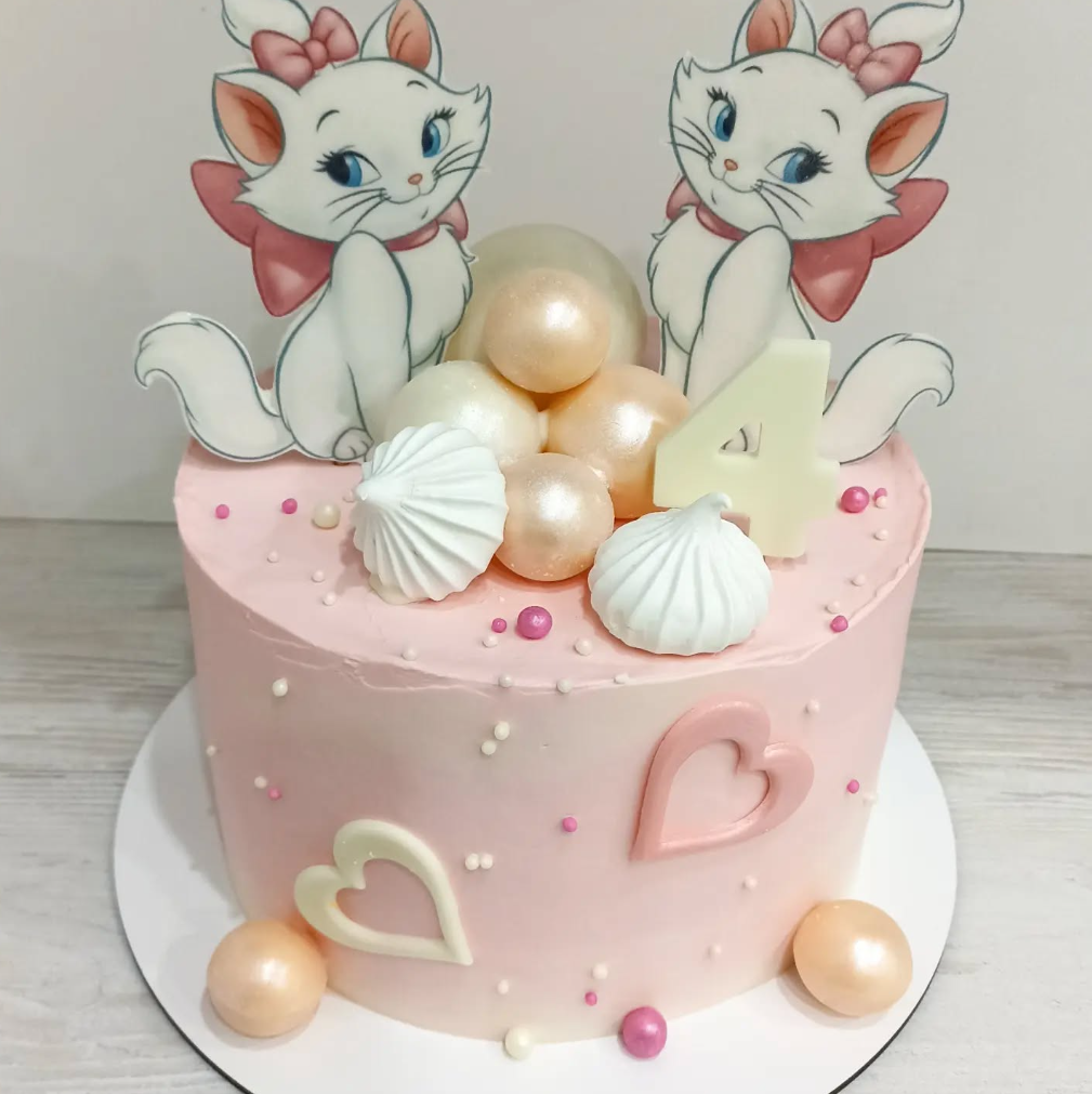 Tort Roz Marie Aristocats cu Sfere și Cifra 4