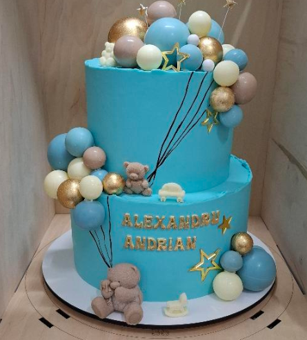 Tort Etajat Bleu cu Ursuleți, Sfere și Nume Auriu