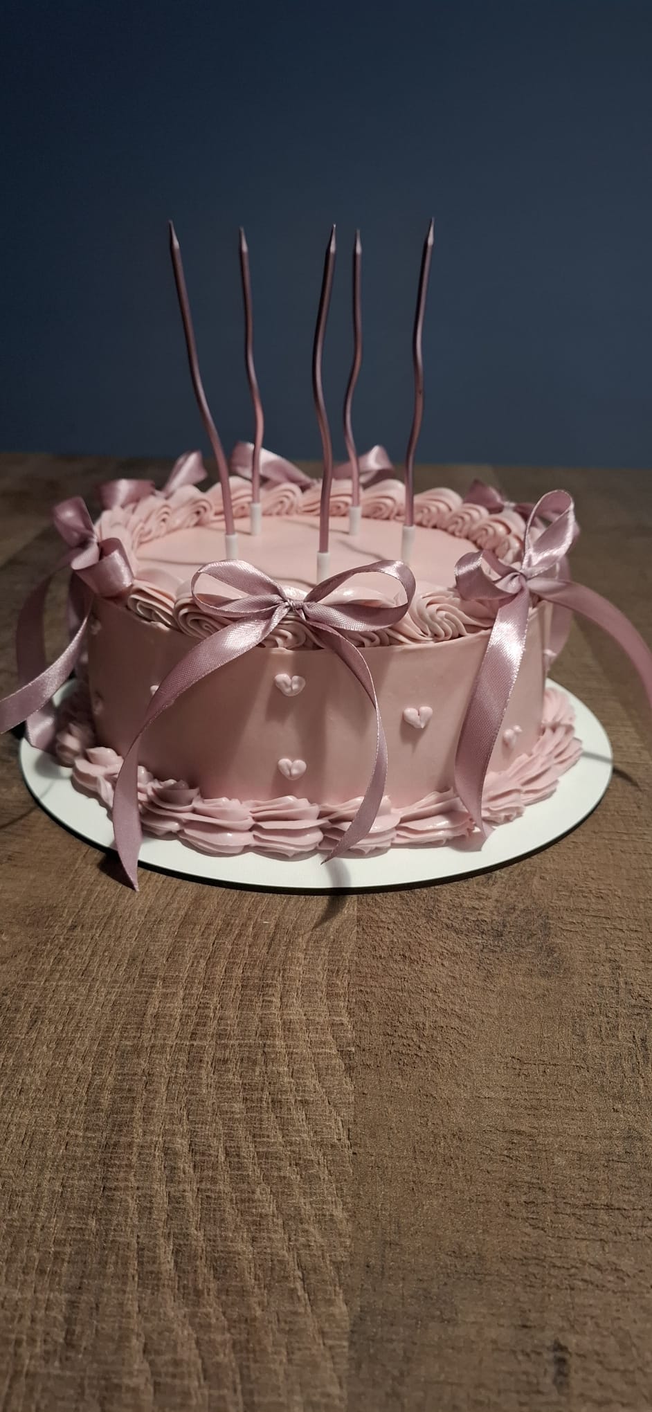 Tort Coquette cu Fundițe și Inimioare