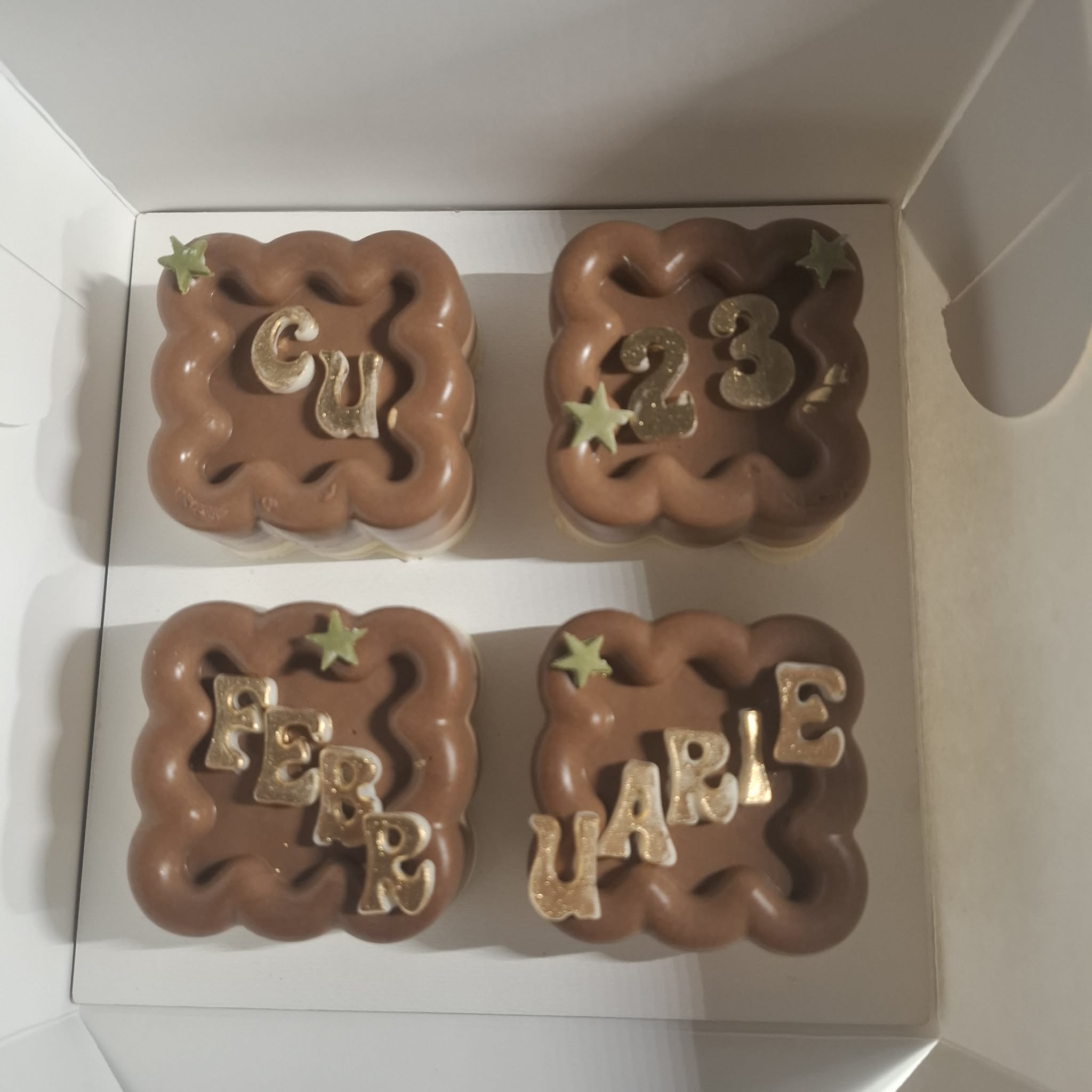 Set Prăjituri Tematice 23 Februarie