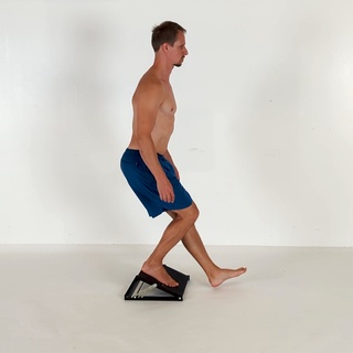 Slanted quarter pistol squat