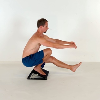 Slanted pistol squat