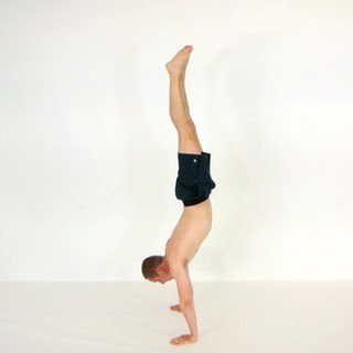 Curved handstand