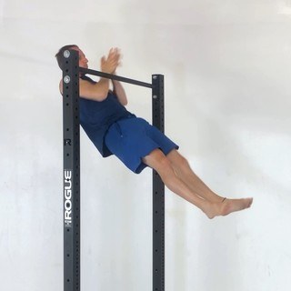 Kip clap pullup