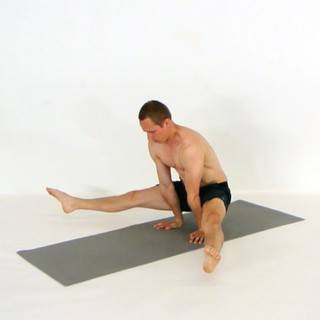 Straddle l-sit