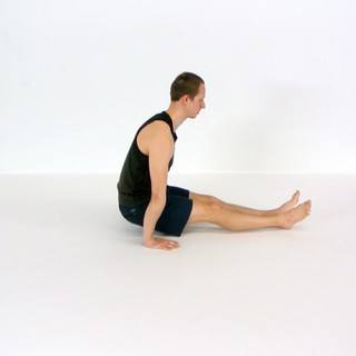 Two-feet support l-sit