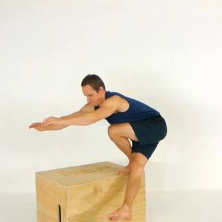 Elevated dragon squat