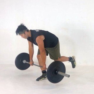 One-leg deadlift knee crunch