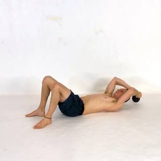 Kettlebell deck squat