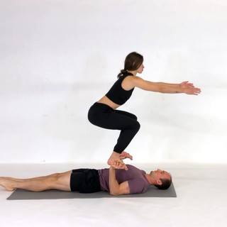 Reverse low foot on hand squat