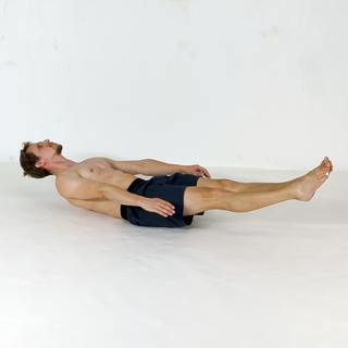 Hollow body hold arms down