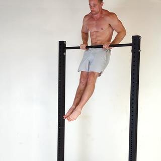 Hips-to-bar pullup