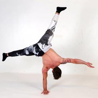 Straddle one-arm handstand