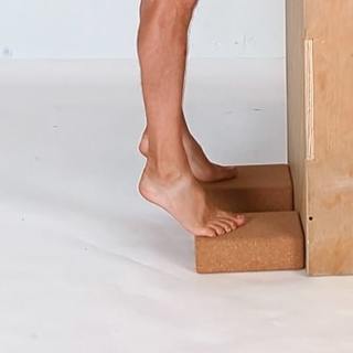 Ledge calf raise