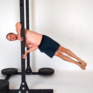 Hanging clutch flag