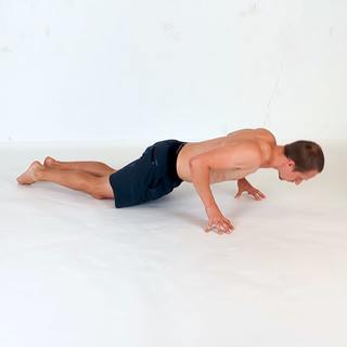 Knee fingertip pushup