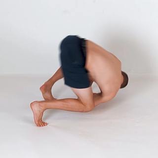 Shoulder forward roll
