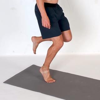 Bent-knee single-leg calf raise