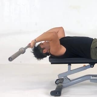 Barbell lying triceps extension