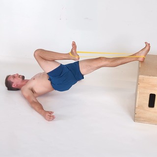 Band-resistance lying knee drive