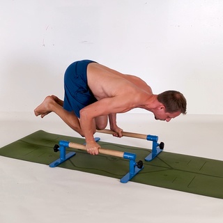 Bent-arm tuck planche