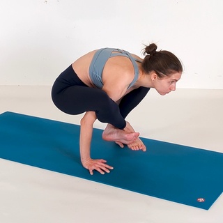 Shoulder-Pressing Pose sequence