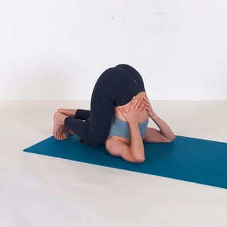 Hand-support Ear Pressure Pose