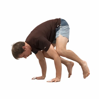 Crow pose tiptoe