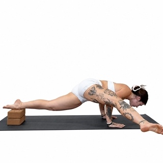 Elevated flying split leg extensions