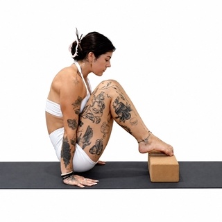 Feet-support tuck l-sit lift