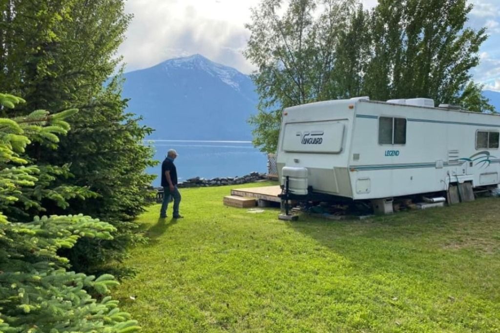 Kootenay Lake Paradise photo 3